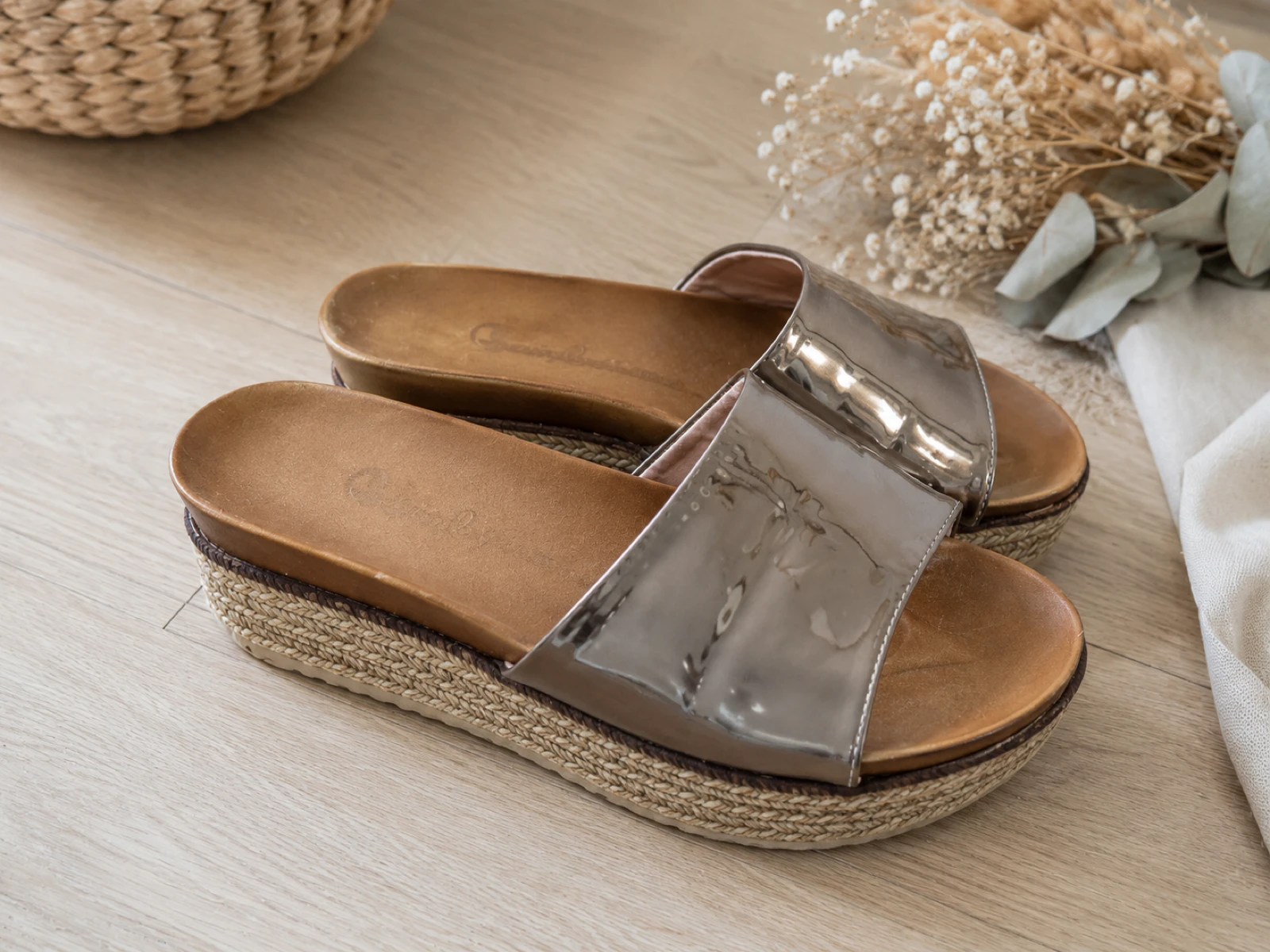Bambi plateau slippers metallic taupe maat 37